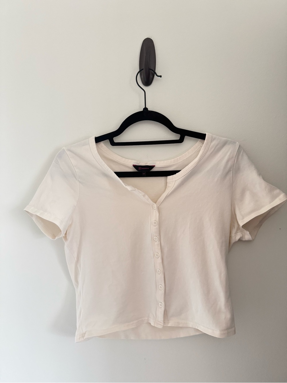 Cropped Cream Button-Front Women's Tee